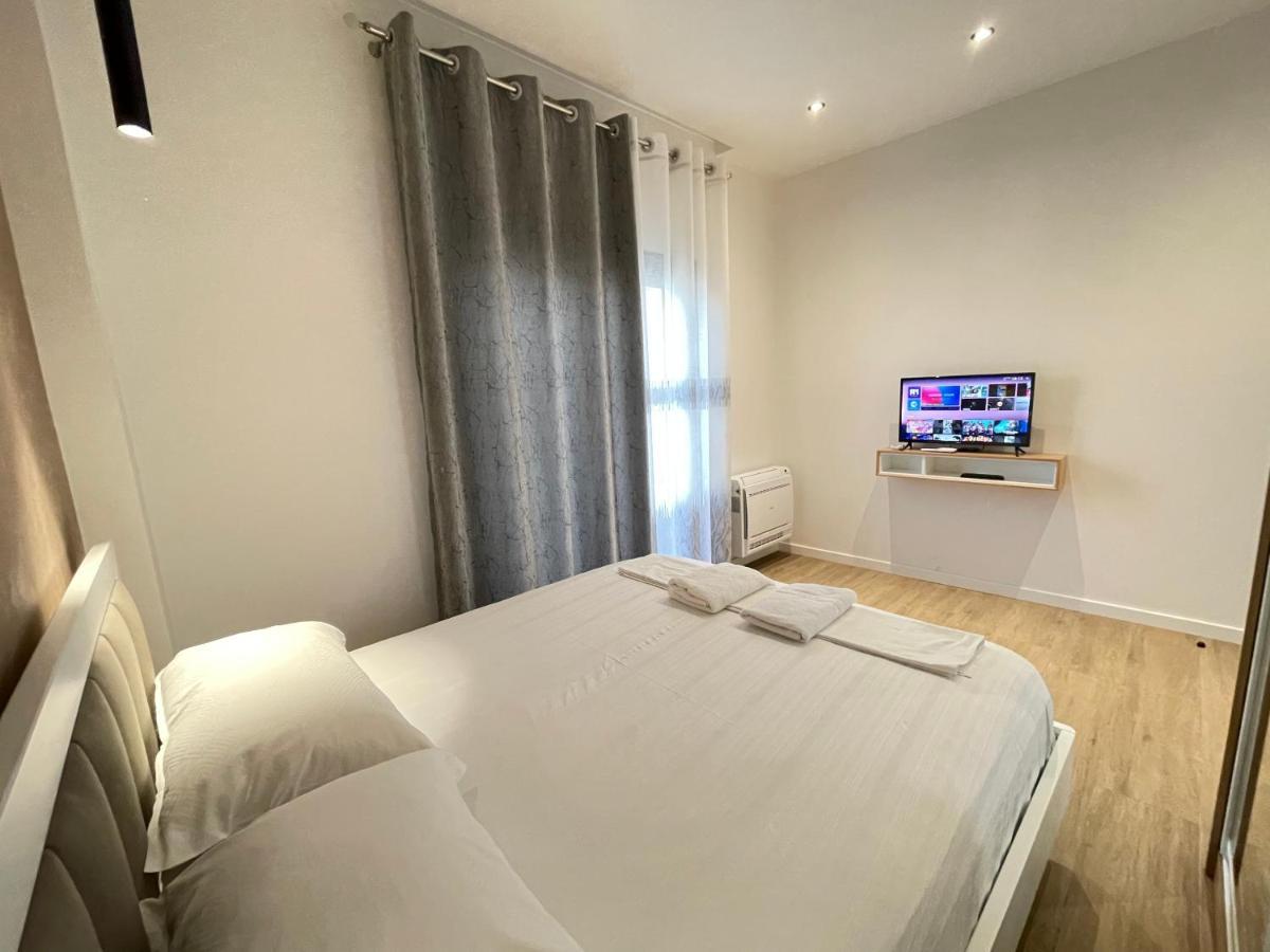 Arial Trinity Suites Vlore Exterior photo