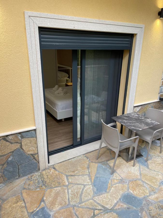Arial Trinity Suites Vlore Exterior photo