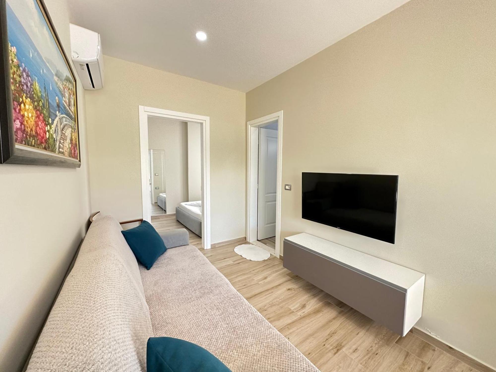 Arial Trinity Suites Vlore Exterior photo