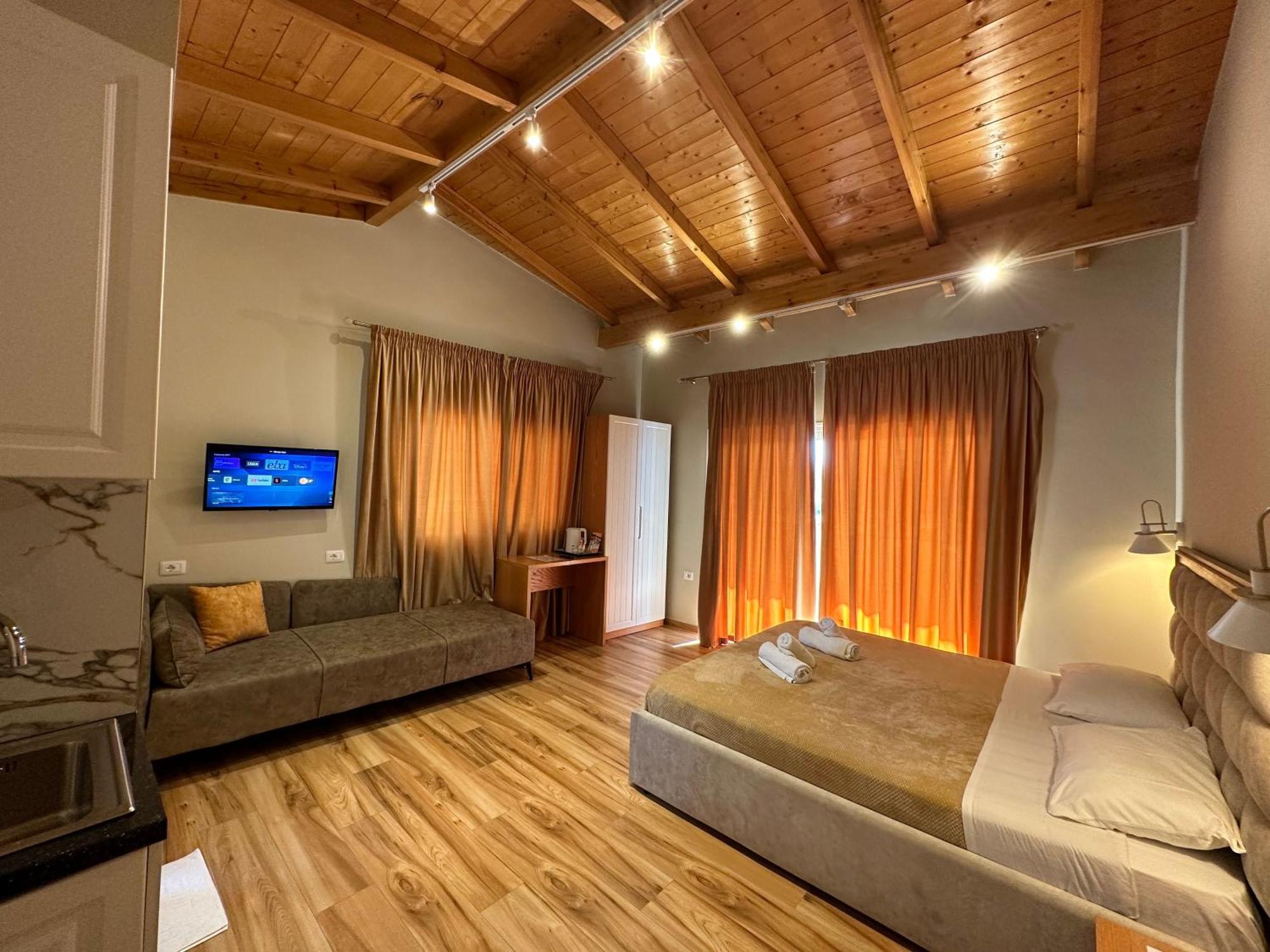 Arial Trinity Suites Vlore Room photo