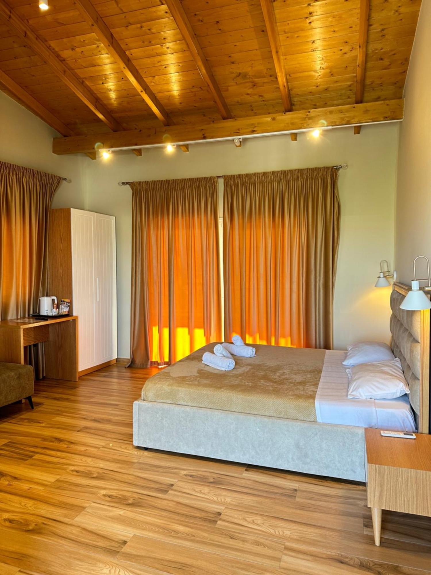 Arial Trinity Suites Vlore Room photo